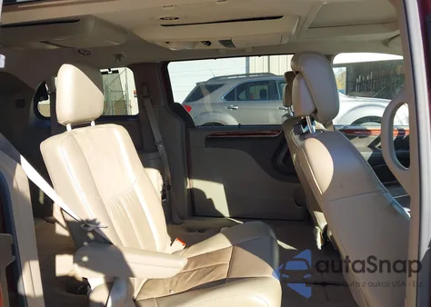 2014 Chrysler Town & Country Limited z USA, uszkodzony, nr VIN 2C4RC1GG0ER113581